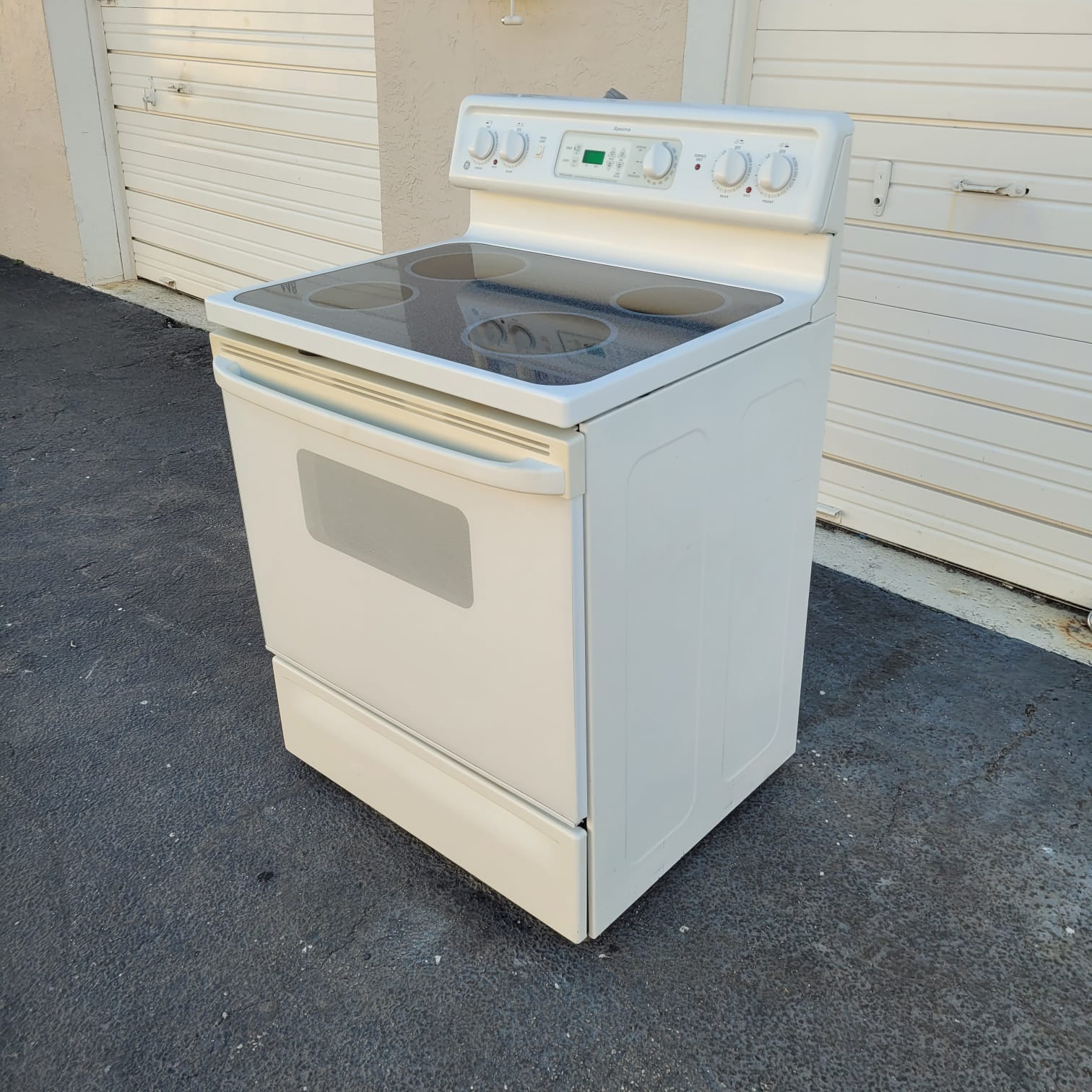 GE Spectra Electric Stove GE Spectra Electric Stove